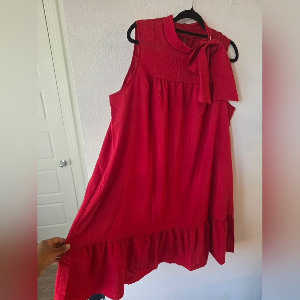 Sleeveless Red Tie-Neck Midi Dress With Pockets - Picture 5 of 10
